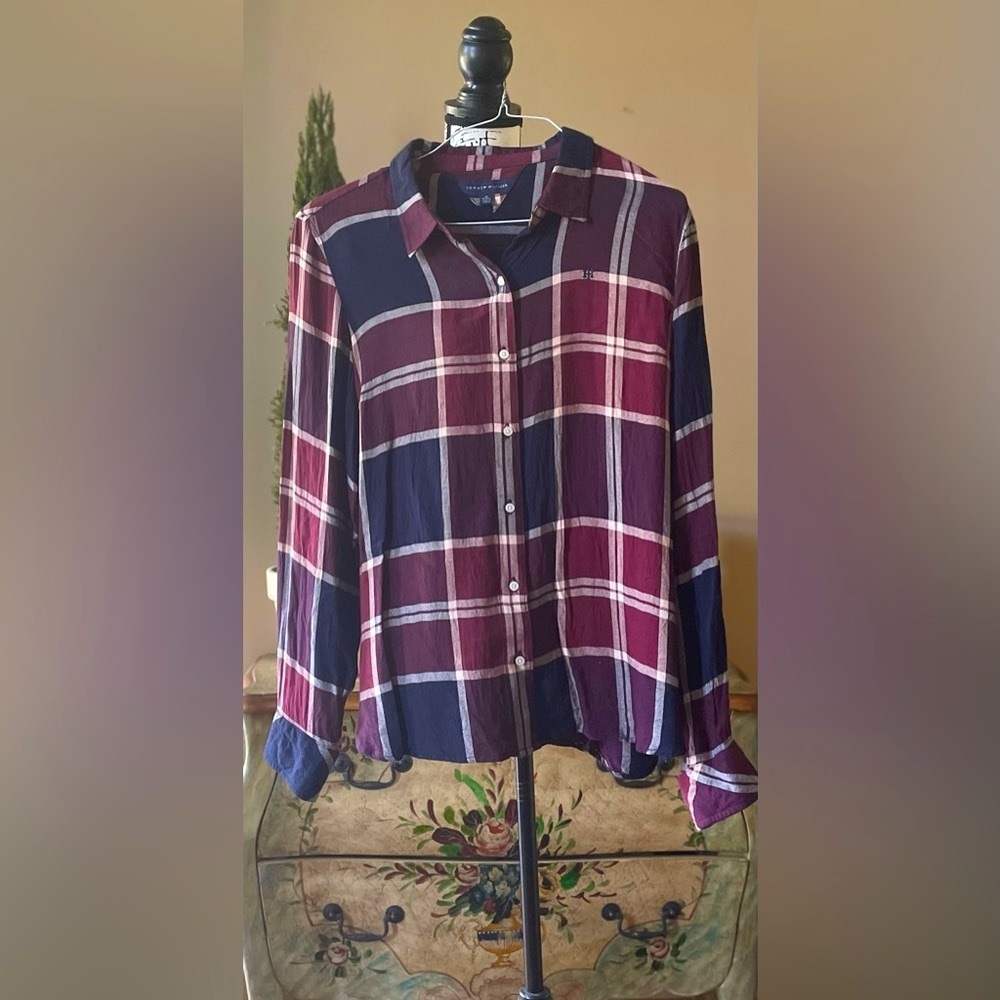 “TOMMY HILFIGER” 
Button Down Shirt. Size L - Picture 2 of 5